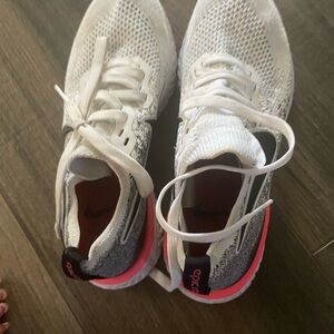 Nike White and Pink Sneakers Modern Athletic Design